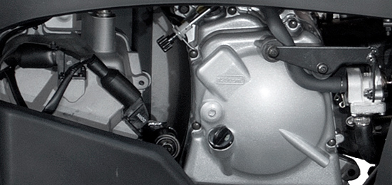 Folyadékhűtéses négyütemű egyhengeres SOHC motor - Linhai 300 4x4 SR quad